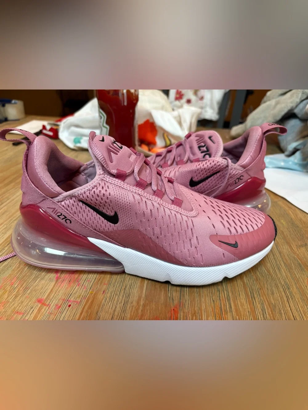 NWOT Nike Women's Air Max 270 Pink and Black Low-Top Sneakers